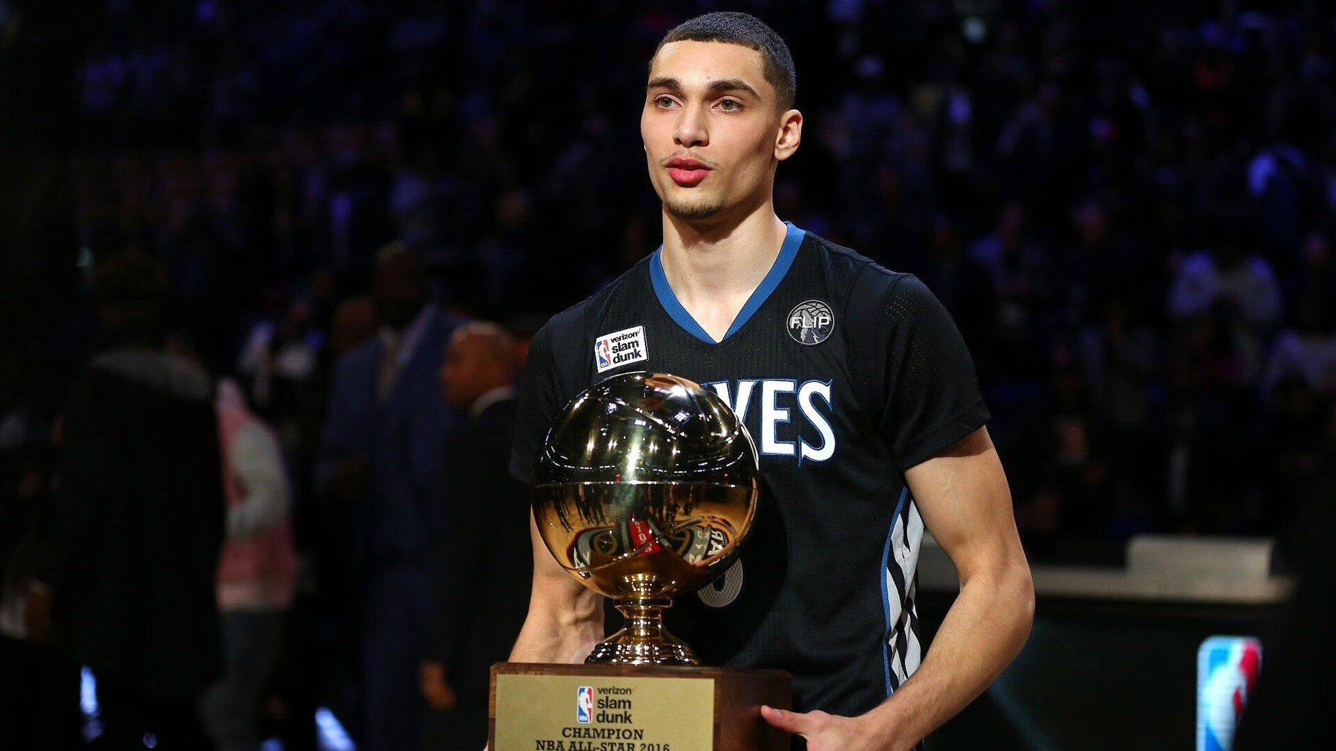 快船组织赛季前封闭特训提升战术执行，快船队伍